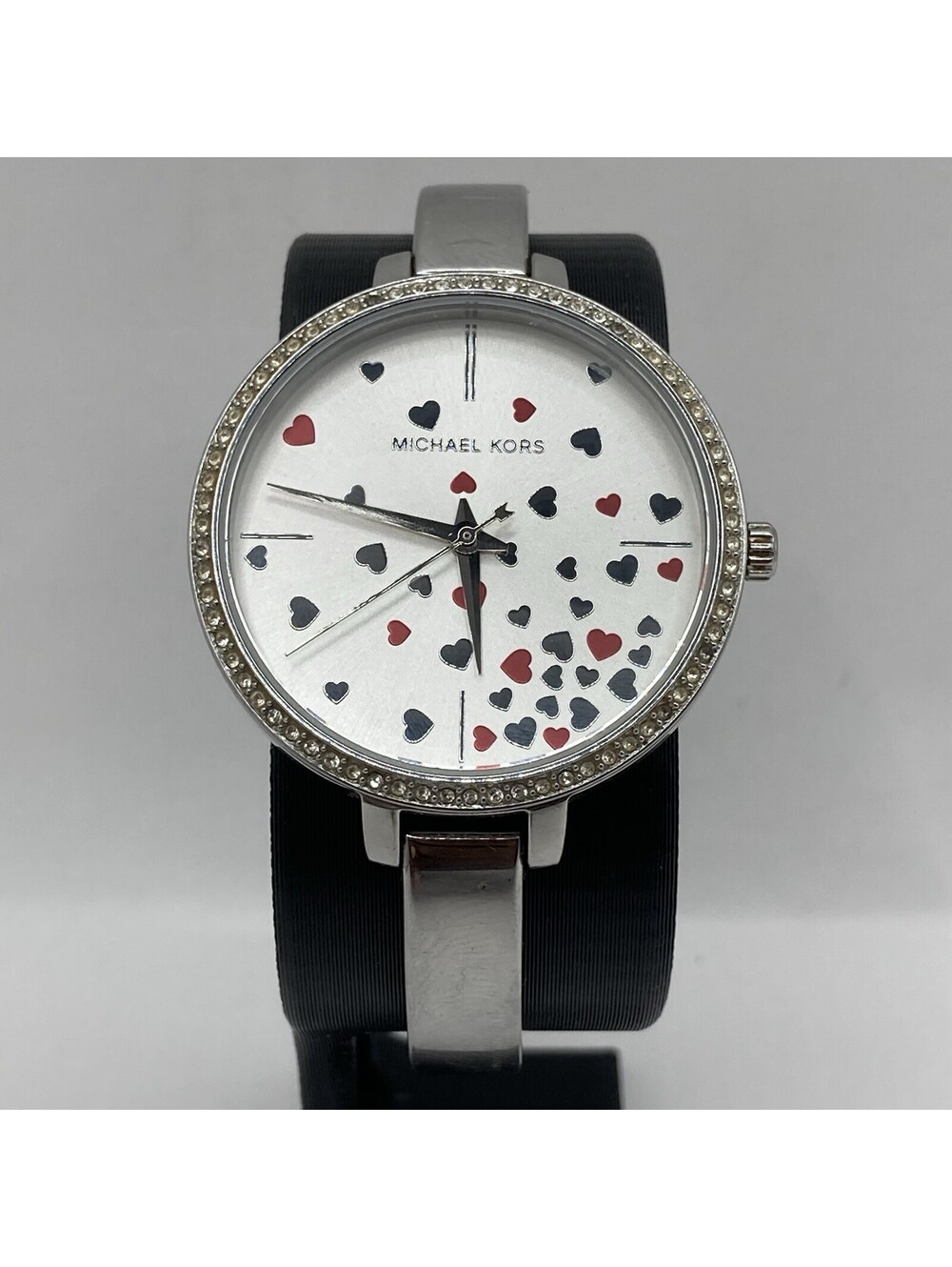 Women’s Michael Kors Jaryn MK3976 Silver Stainless Bangle Watch Heart Dial 36mm - Picture 2 of 9